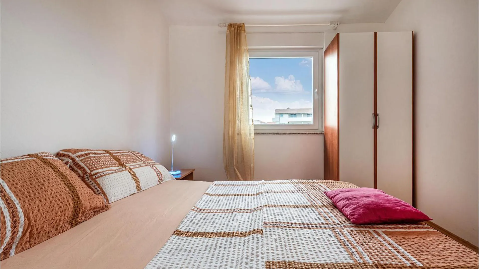 Beautiful Apartment In Vir With Wifi
